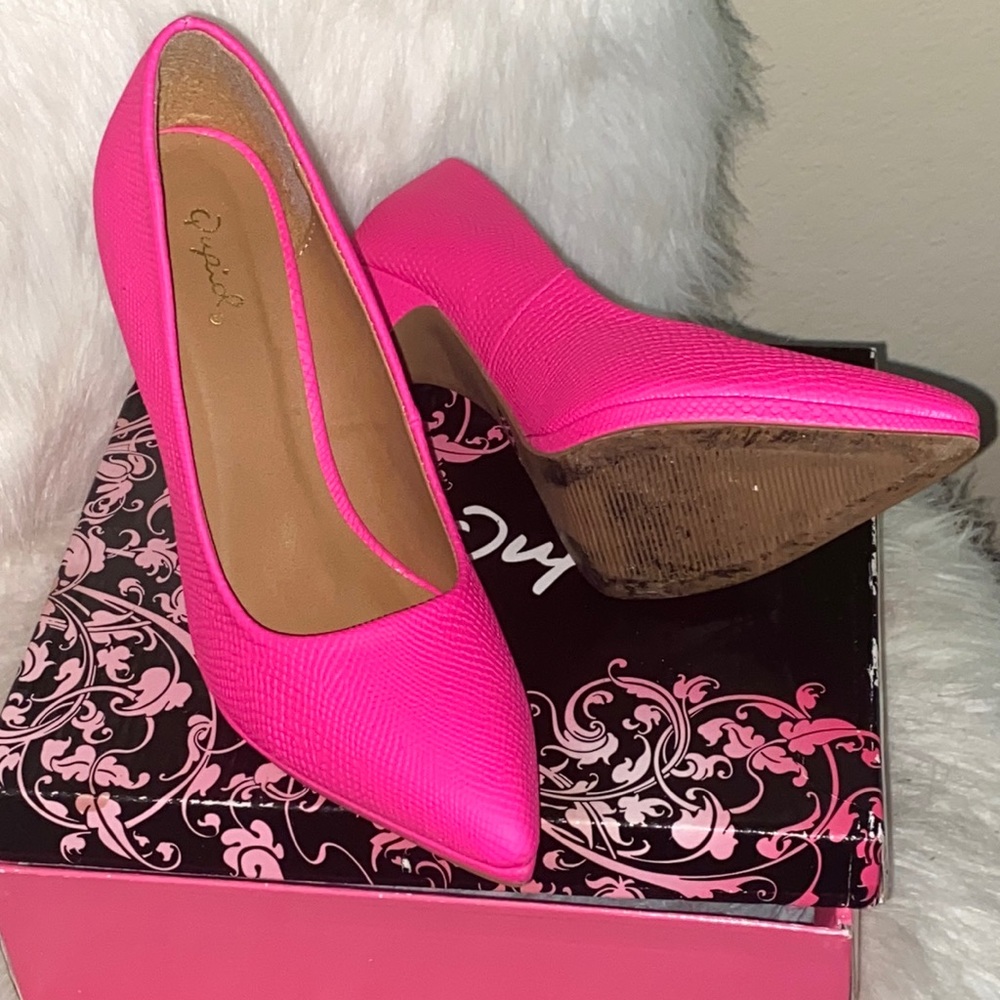 Shoes - Picture 2 of 4
